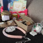 Idei de cadouri de Crăciun (3): de la mame care lucrează de acasă