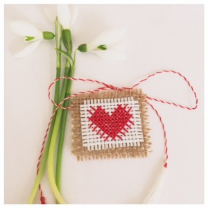 martisor cusut motiv inima