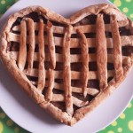 Lăsați copiii să vină la bucătărie! (plus o rețetă de tartă-inimă)