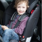 Scaunul nostru auto pentru copil, plasat cu spatele la direcția de mers