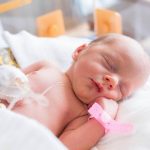 Viața e un miracol. Dacă i se pune la dispoziție un incubator, medicul chiar face minuni