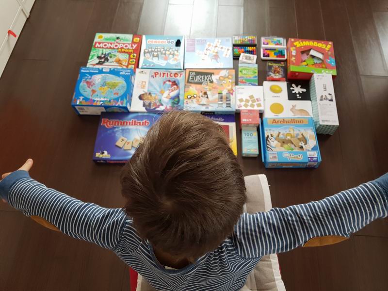 16 jocuri faine de jucat în casă și de luat în călătorii, pentru copii de 3-6 ani