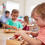 Ce am observat în 30 de minute într-o clasă Montessori cu copii de 3-6 ani