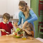 Când viața îți dă glume cu cacapipi, faci salată cu ele