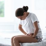 Endometrioza, boala care afectează una din zece femei, dar despre care nici femeile, nici medicii din România nu știu destul
