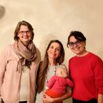 Trebuie să vorbim mai mult despre magia pe care o fac mamele și să ne sprijinim între noi