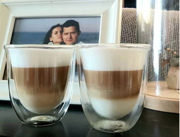 Cappuccino ca la cafenea, făcut la tine acasă cu o apăsare de buton – review espressor De’Longhi Cappuccino ECAM 23.460 (p)