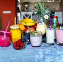 Cocktailuri cu fructe și iaurt pentru copii de toate vârstele (p)