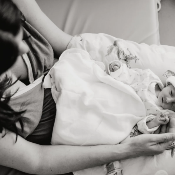 Miracolul existenței Emei, care a trăit doar câteva zile, dar și-a schimbat părinții pentru totdeauna