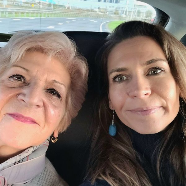 Iar a plecat mama…