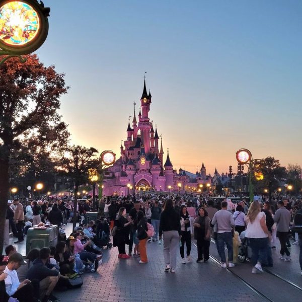 Disneyland Paris e mult supraevaluat